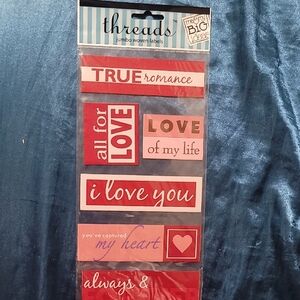 Threads Jumbo Woven Labels Set